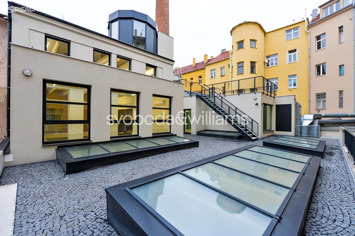 Pronájem kanceláře 492 m², náměstí Bratří Synků