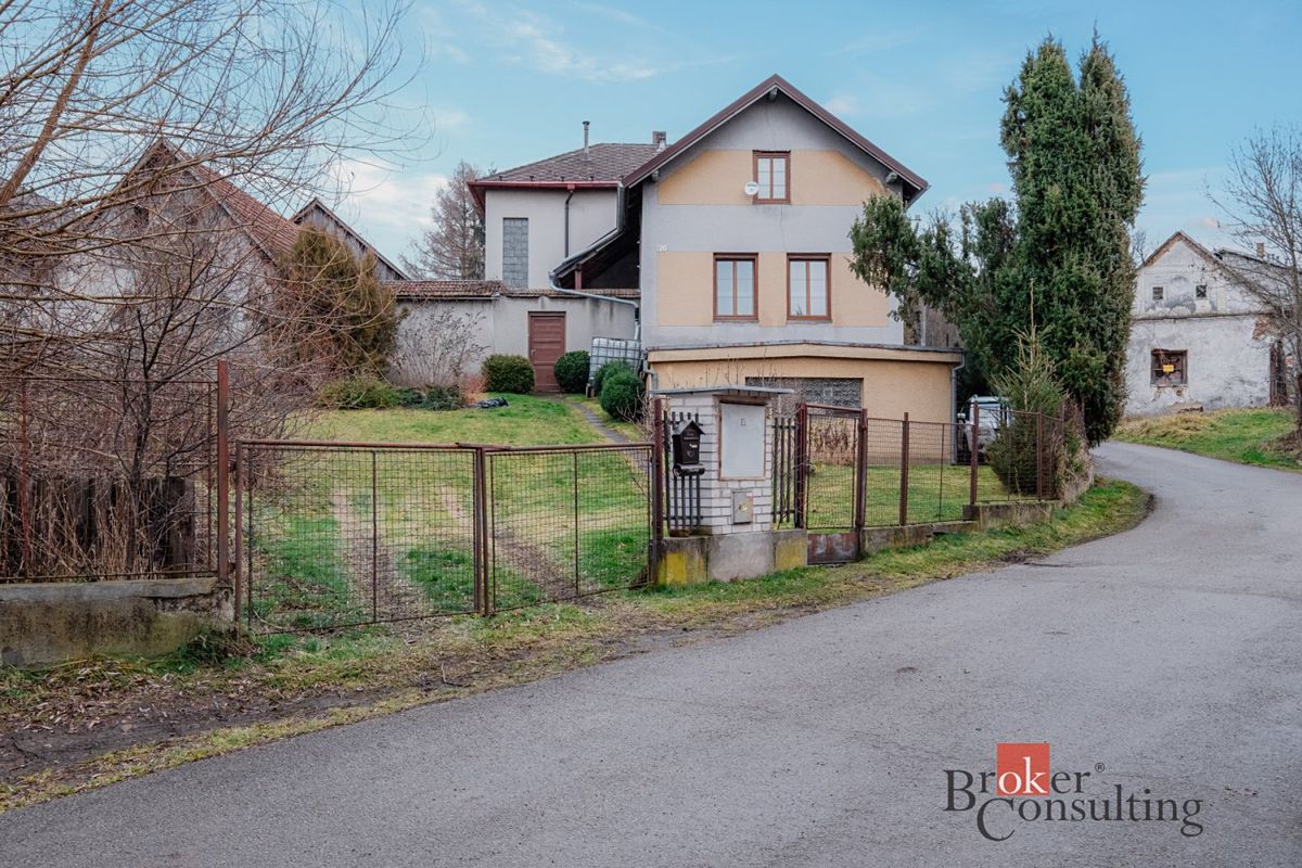 Prodej rodinného domu 116 m², pozemek 723 m² – fotografie 2