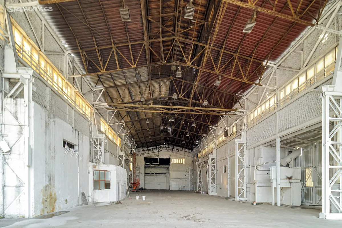 Pronájem skladového prostoru 1500 m² – pohled 3
