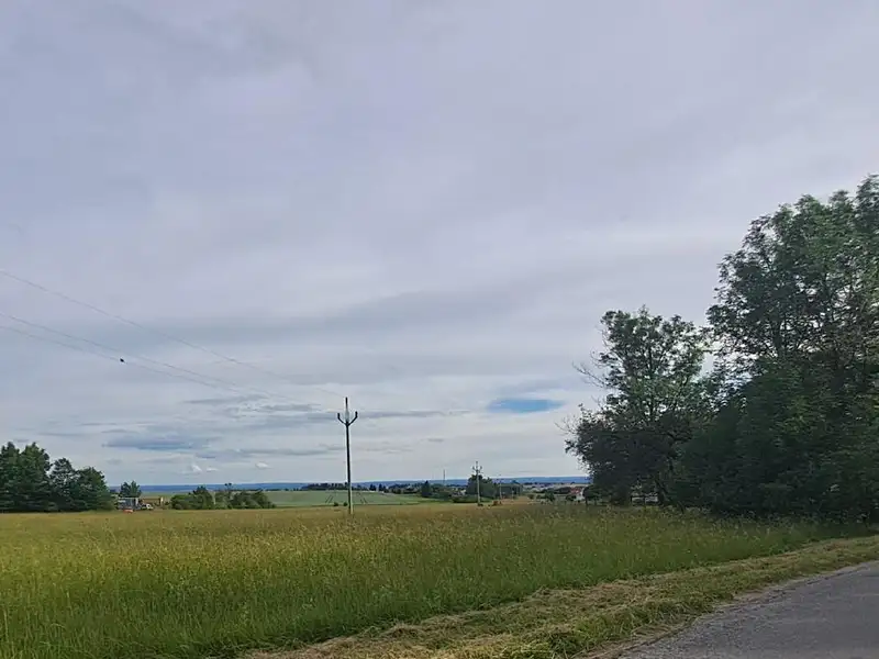 Prodej pole 2325 m², Holice – náhled fotky 3