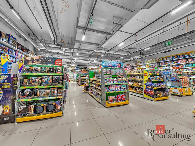 Pronájem obchodního prostoru 252 m², Hradec Králové – náhled fotky 1