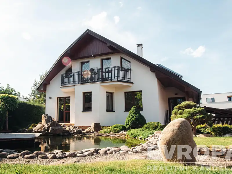 Prodej rodinného domu 226 m², pozemek 660 m², Pardubice – náhled fotky 2