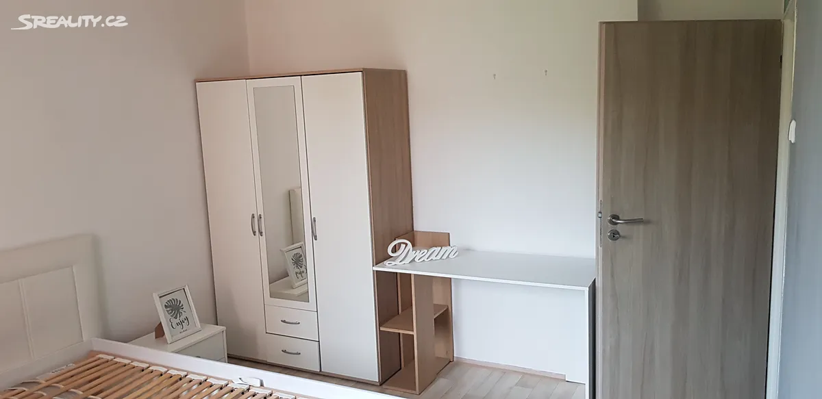 Pronájem bytu 2+kk 52 m² – pohled 3