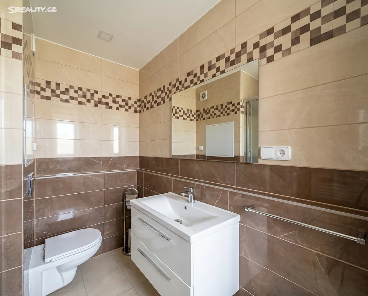 Pronájem bytu 1+1 37 m² – pohled 4