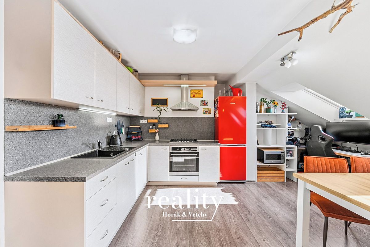 Prodej bytu 2+kk 61 m² (Podkrovní)