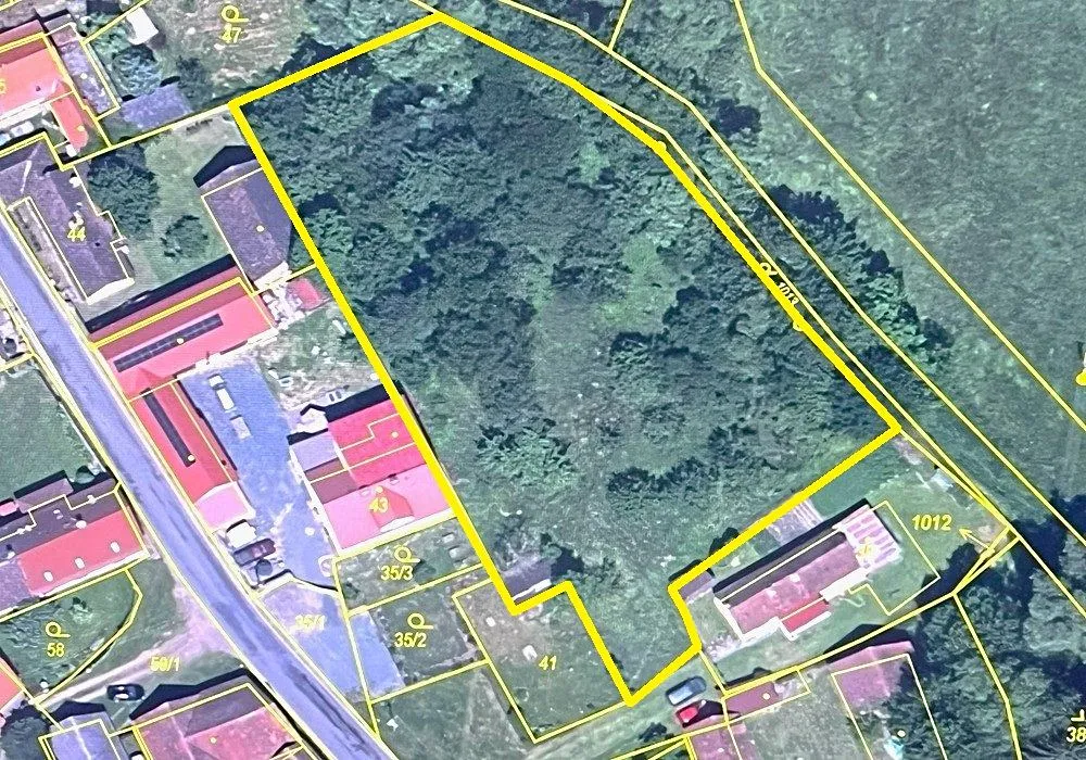 Prodej stavebního pozemku 2721 m²