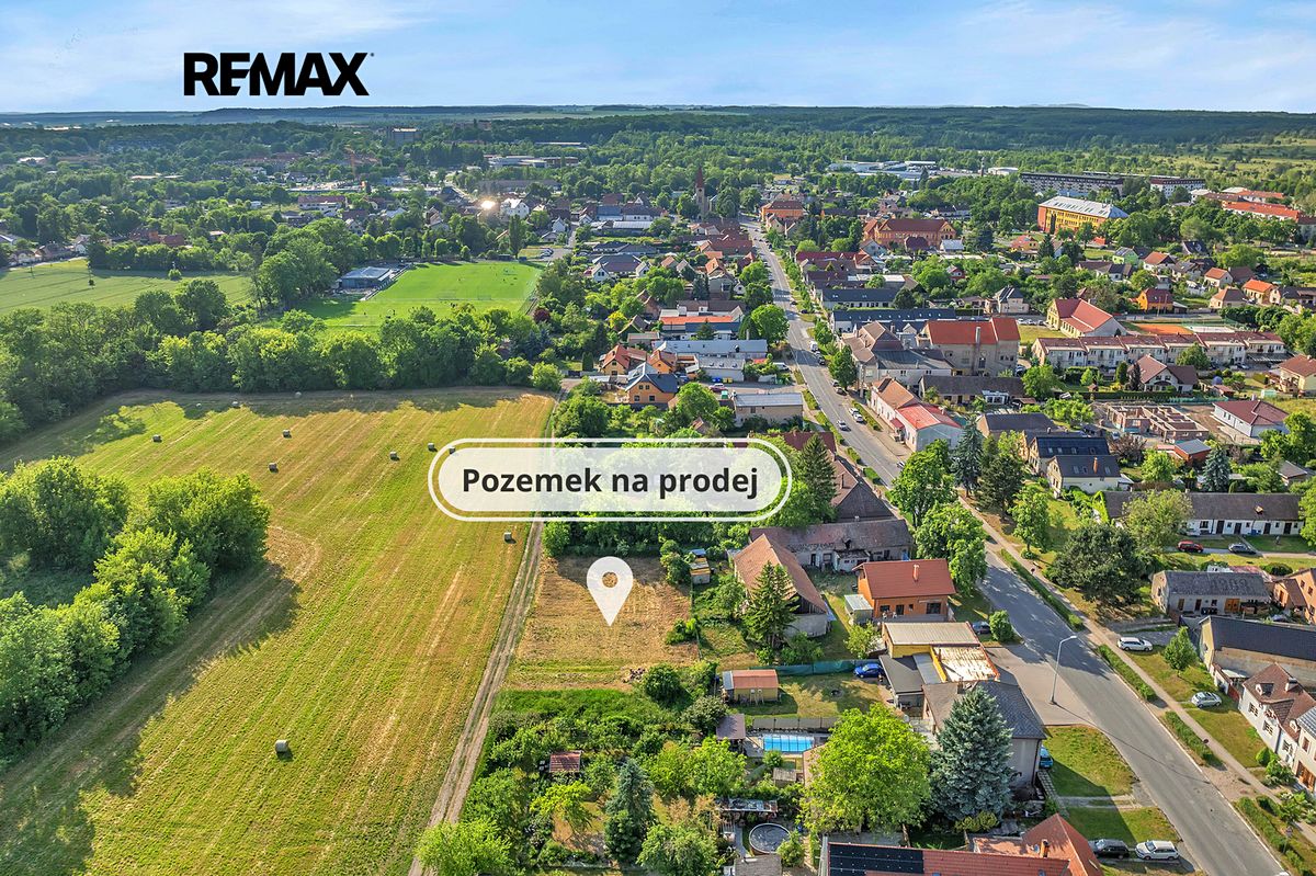 Prodej stavebního pozemku 508 m², Milovice – fotka 1 z 3