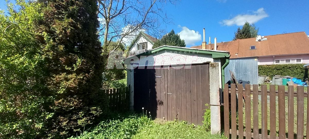 Prodej rodinného domu 280 m², pozemek 319 m² – fotografie 2