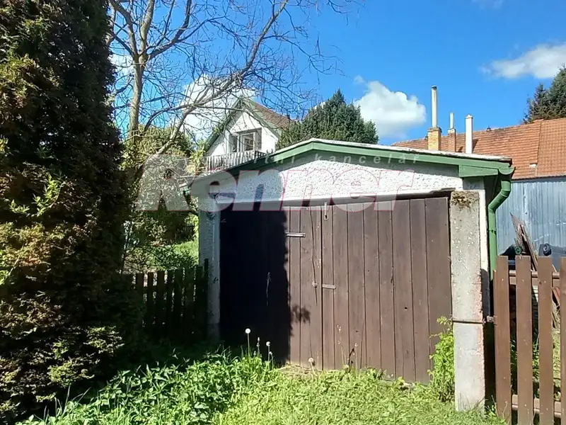 Prodej rodinného domu 280 m², pozemek 319 m², Jevany – náhled fotky 2