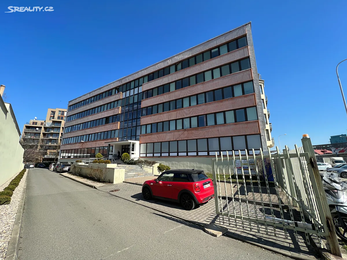 Pronájem garáže 15 m², Jankovcova