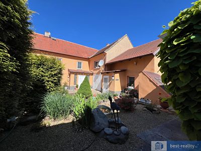 Prodej rodinného domu 270 m², pozemek 1072 m²