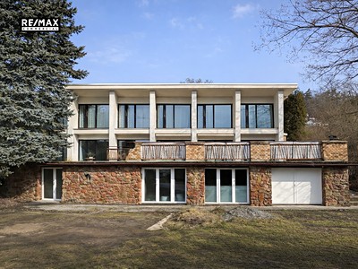 Prodej  rodinného domu 290 m², pozemek 873 m²