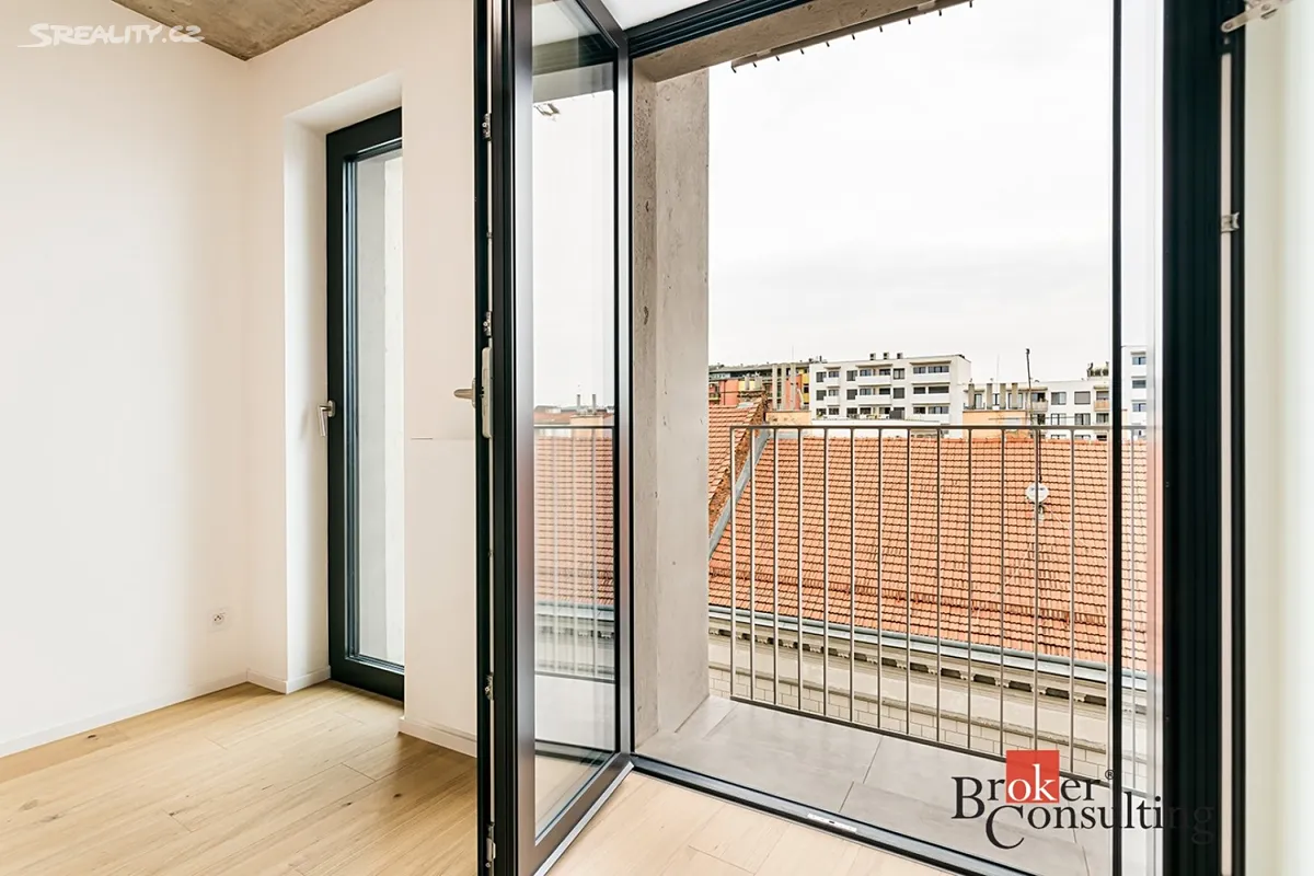 Pronájem bytu 1+kk 26 m² – pohled 3