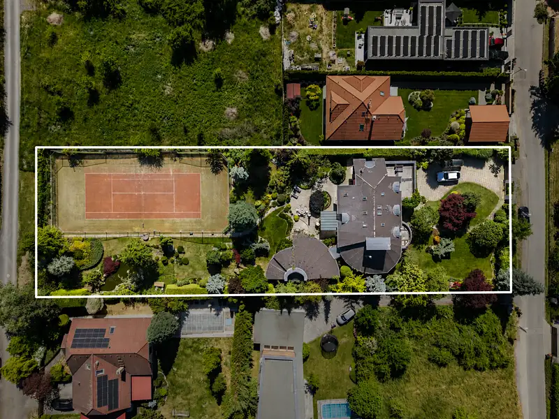 Prodej vily 475 m², pozemek 2800 m², Říčany – náhled fotky 1