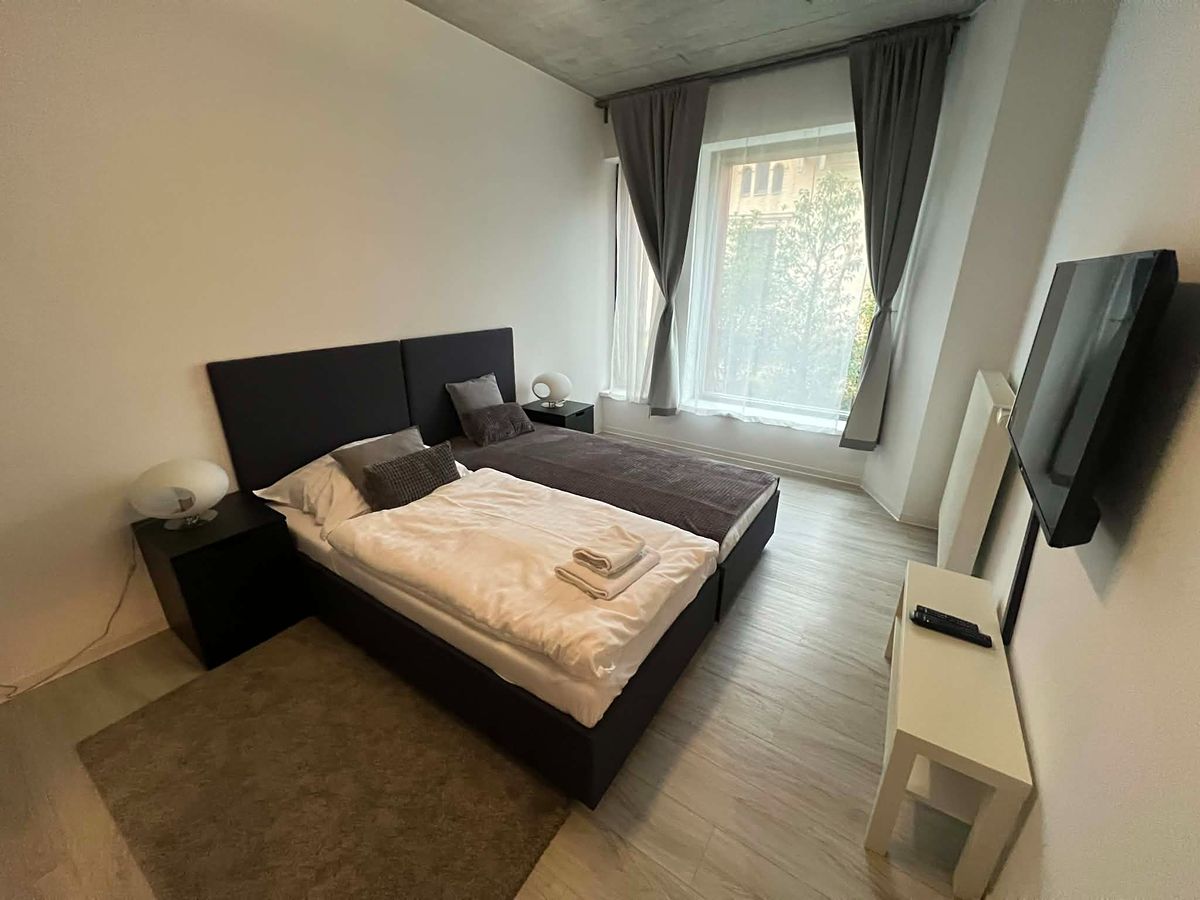 Pronájem bytu 1+kk 28 m² – fotografie 5