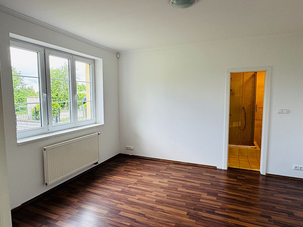 Pronájem rodinného domu 180 m², pozemek 288 m² – fotografie 5
