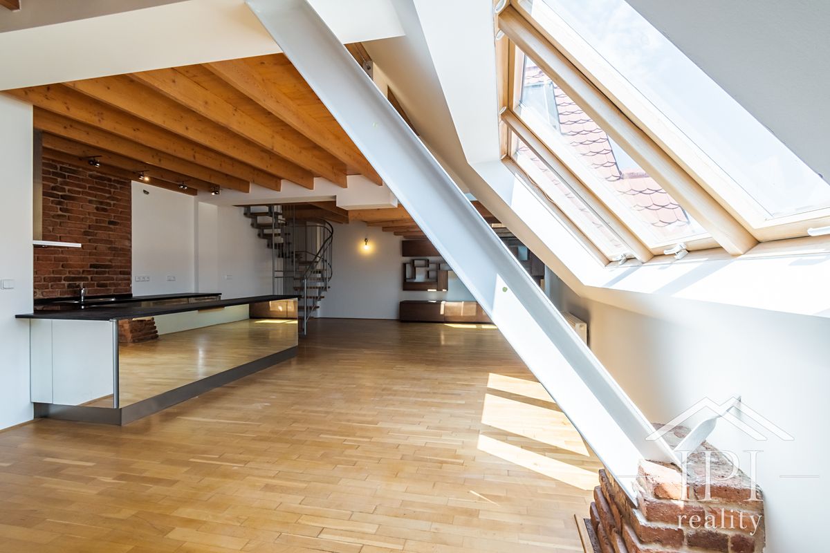 Pronájem bytu 2+kk 113 m²