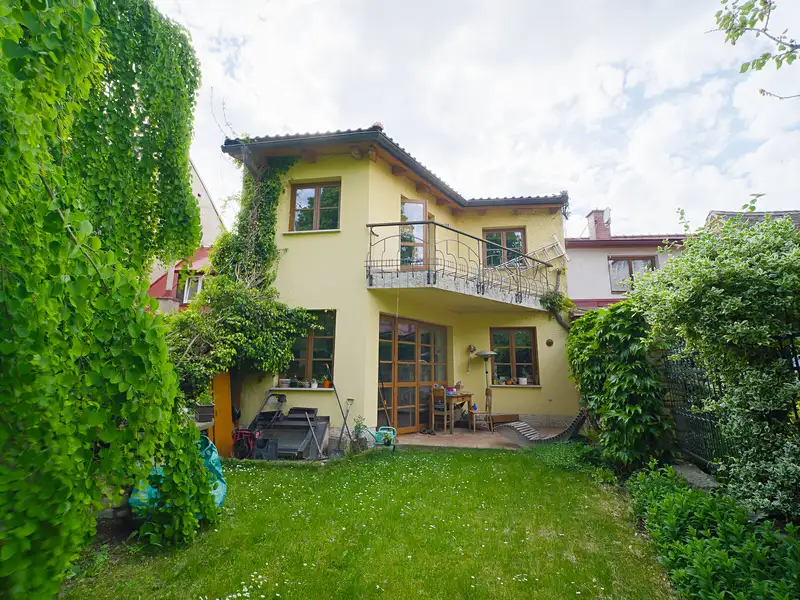 Prodej rodinného domu 238 m², pozemek 180 m², Jičín – náhled fotky 1