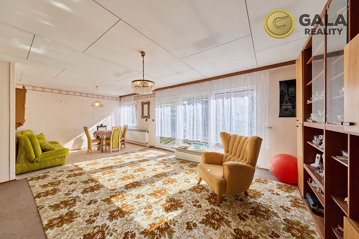 Prodej rodinného domu 250 m², pozemek 794 m² – fotografie 5