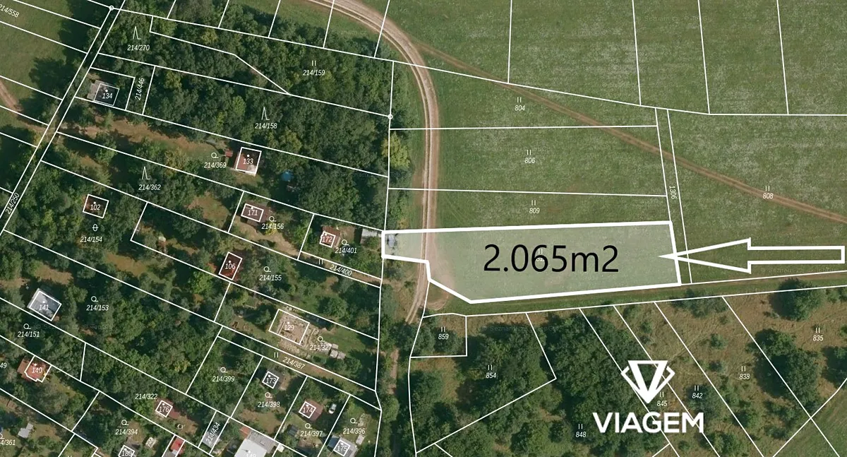 Prodej pole 2435 m²