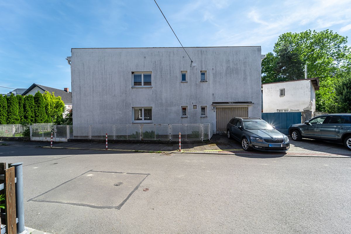 Prodej rodinného domu 180 m², pozemek 746 m² – fotografie 3