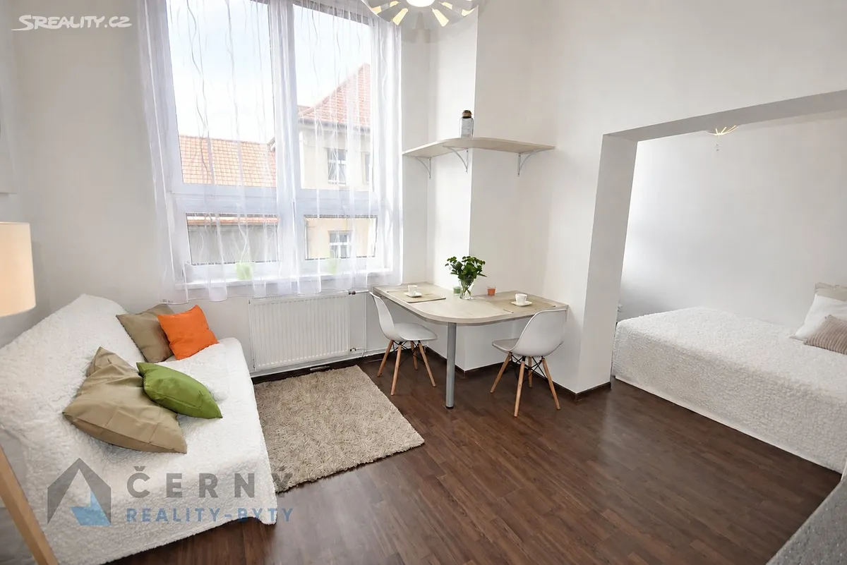 Pronájem bytu 1+1 27 m² – pohled 2