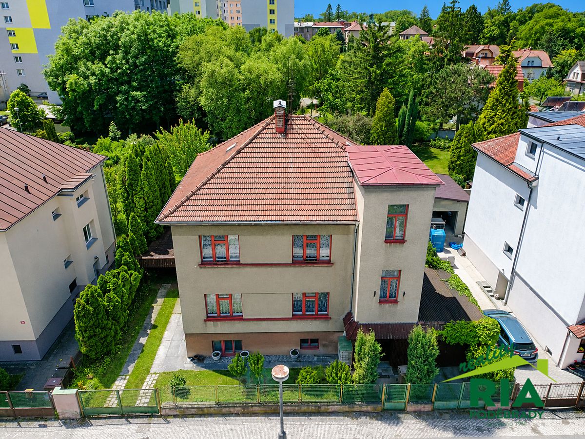 Prodej rodinného domu 210 m², pozemek 1220 m², Poděbrady – fotka 1 z 3
