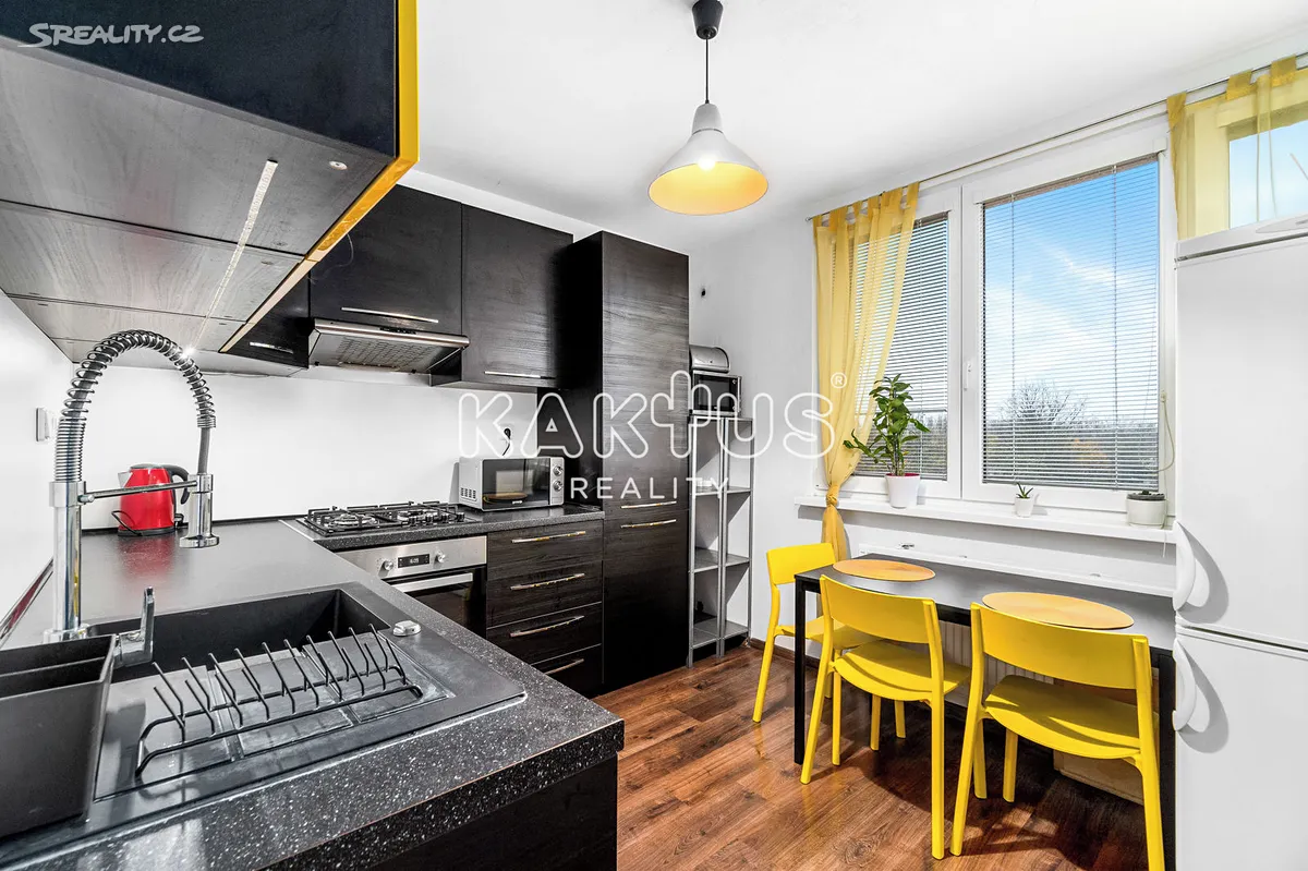 Pronájem bytu 2+1 56 m², Varenská