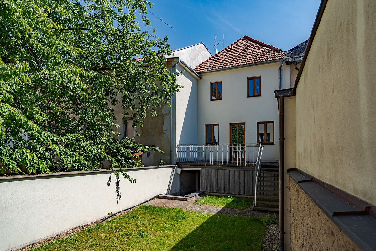 Prodej vícegeneračního domu 459 m², pozemek 250 m² – fotografie 3