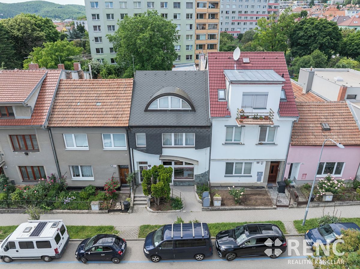 Prodej rodinného domu 265 m², pozemek 334 m²