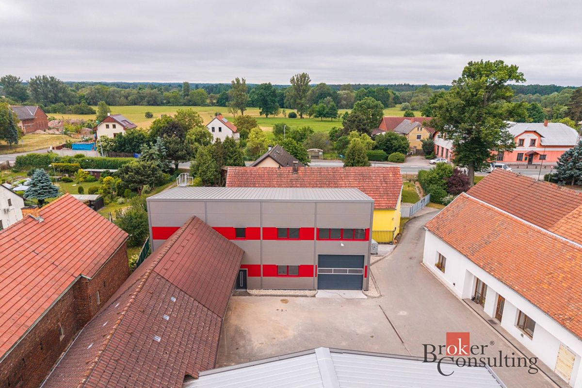 Pronájem výrobní haly, prostoru 150 m² – fotografie 2