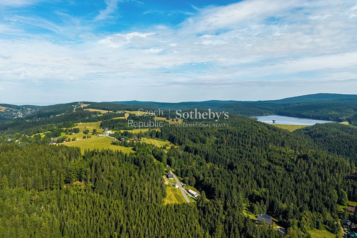 Prodej stavebního pozemku 2976 m²