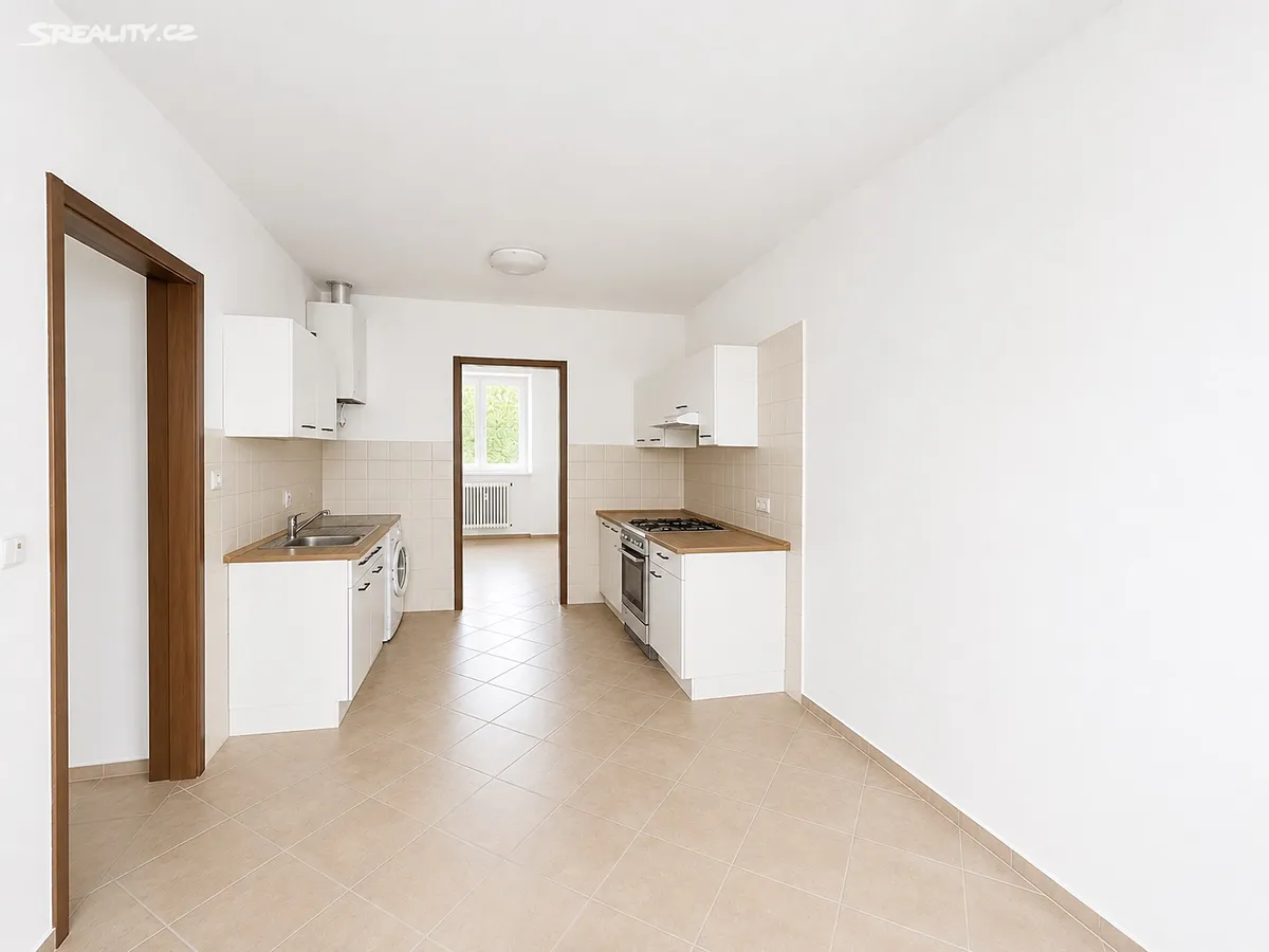 Pronájem bytu 2+kk 50 m² – pohled 2