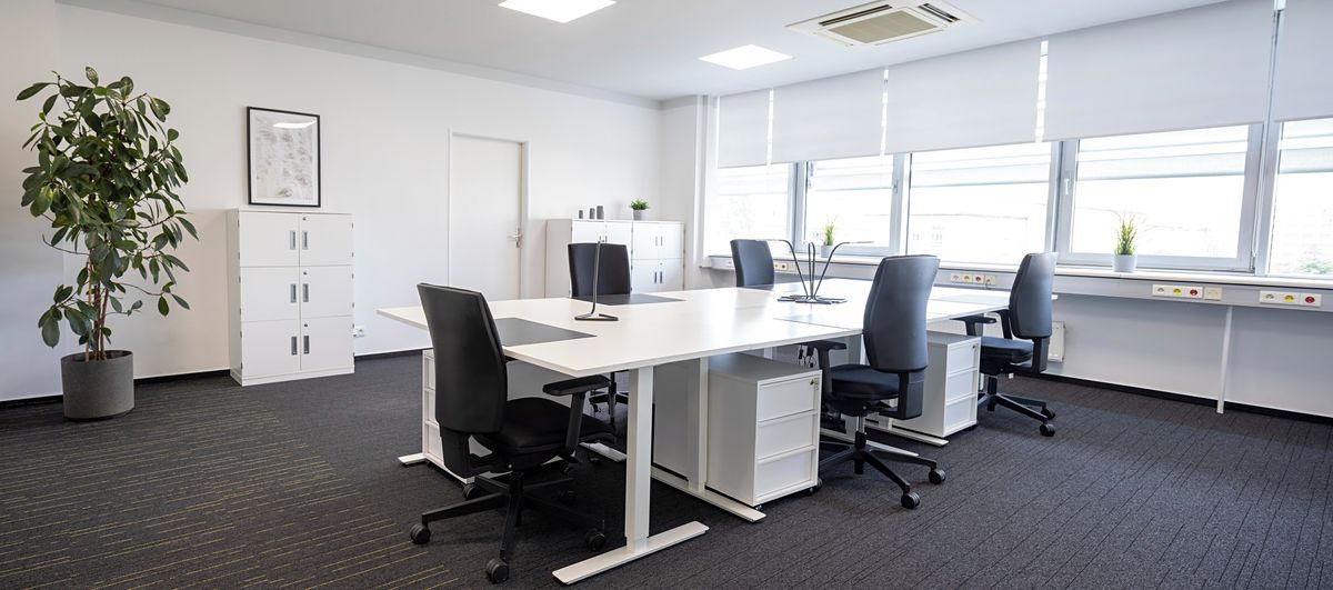 Pronájem kanceláře 183 m² – fotografie 3
