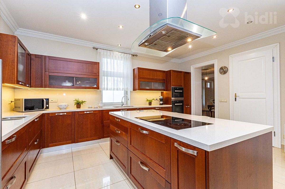 Prodej rodinného domu 485 m², pozemek 2421 m² – fotografie 5