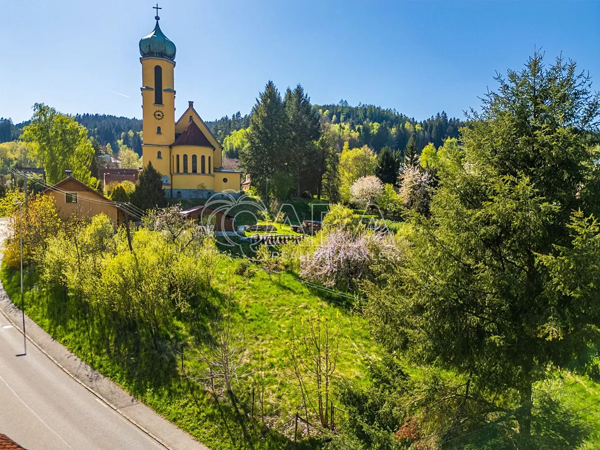 Prodej komerčního pozemku 1340 m²