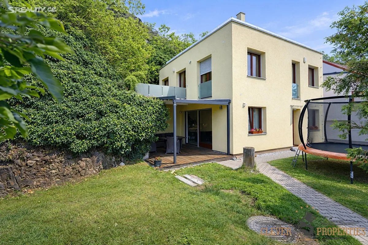 Prodej rodinného domu 260 m², pozemek 359 m² – pohled 3