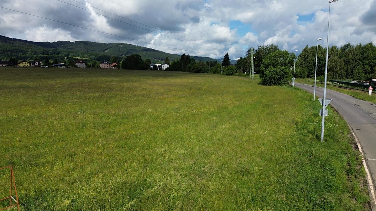 Prodej komerčního pozemku 13397 m²