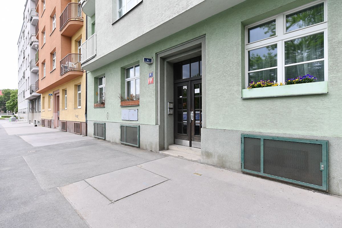 Prodej obchodního prostoru 52 m² – fotografie 4