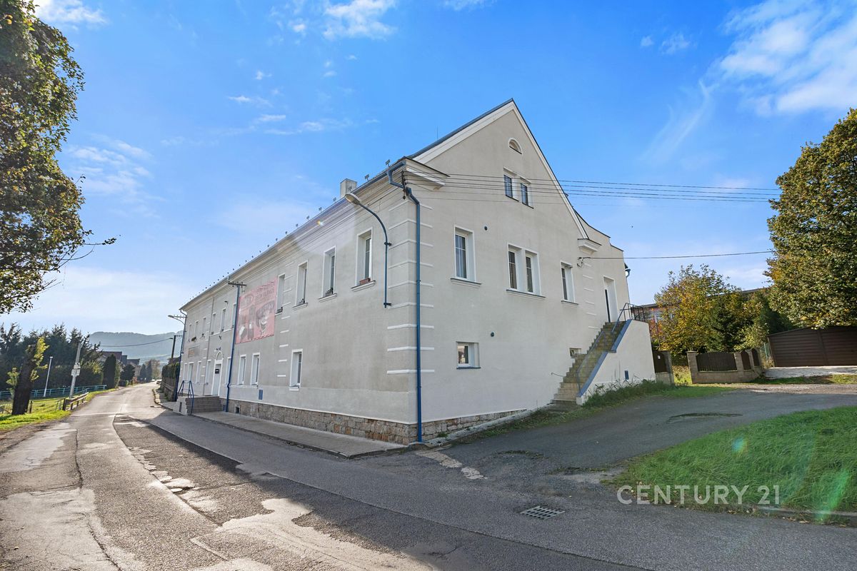 Prodej komerční nemovitosti 900 m² – fotografie 2