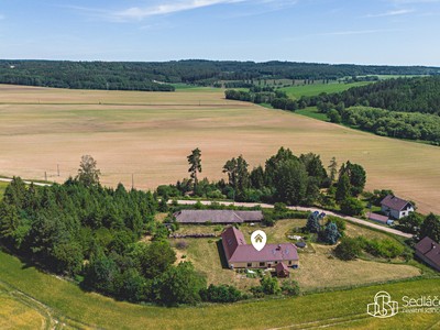 Prodej  rodinného domu 290 m², pozemek 9 601 m²