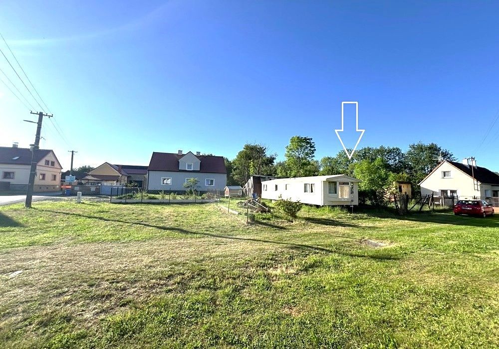 Prodej stavebního pozemku 2721 m² – fotografie 3