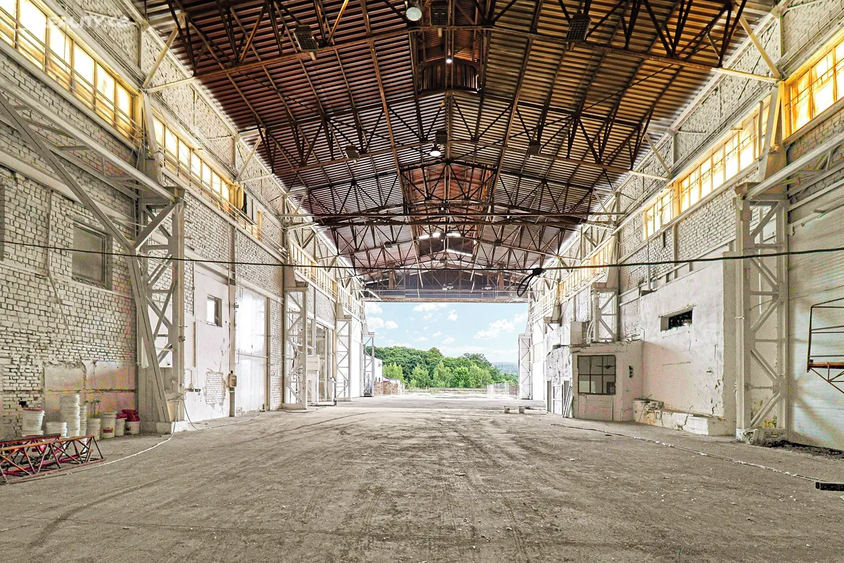 Pronájem skladového prostoru 1500 m², Mníšek pod Brdy