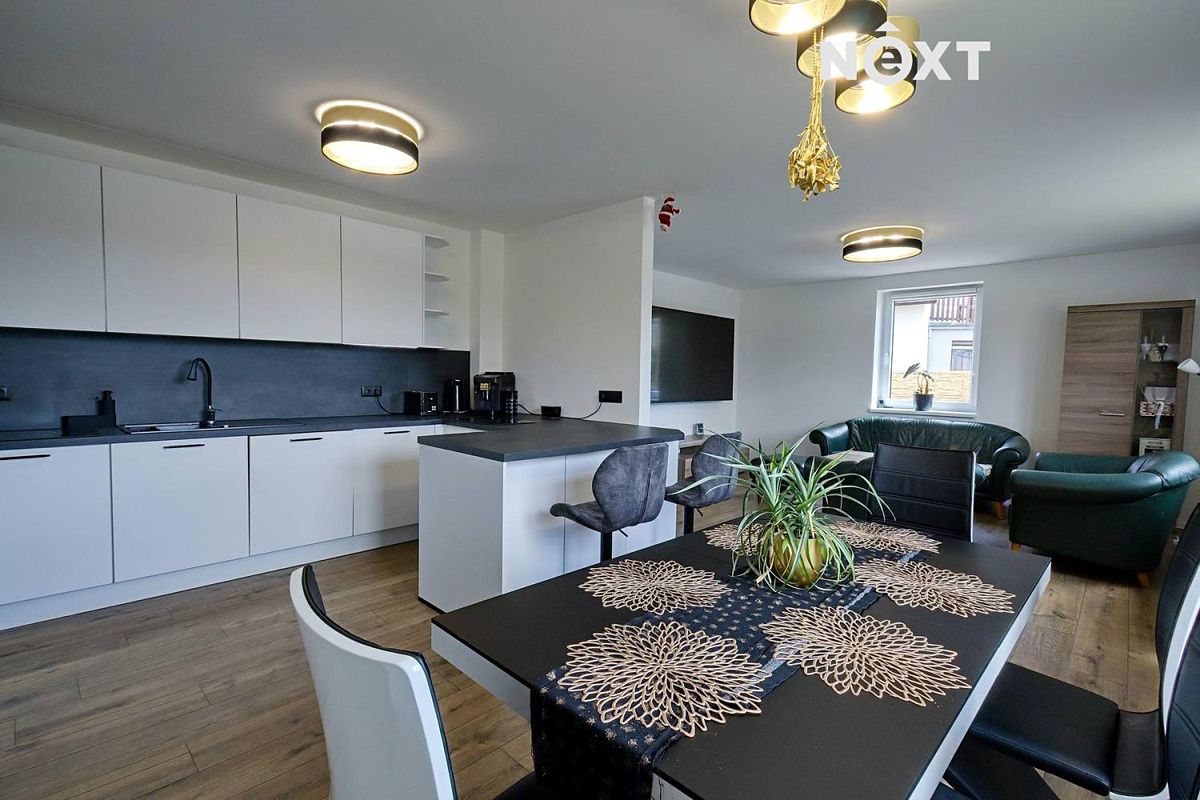 Prodej rodinného domu 212 m², pozemek 1302 m² – fotografie 5