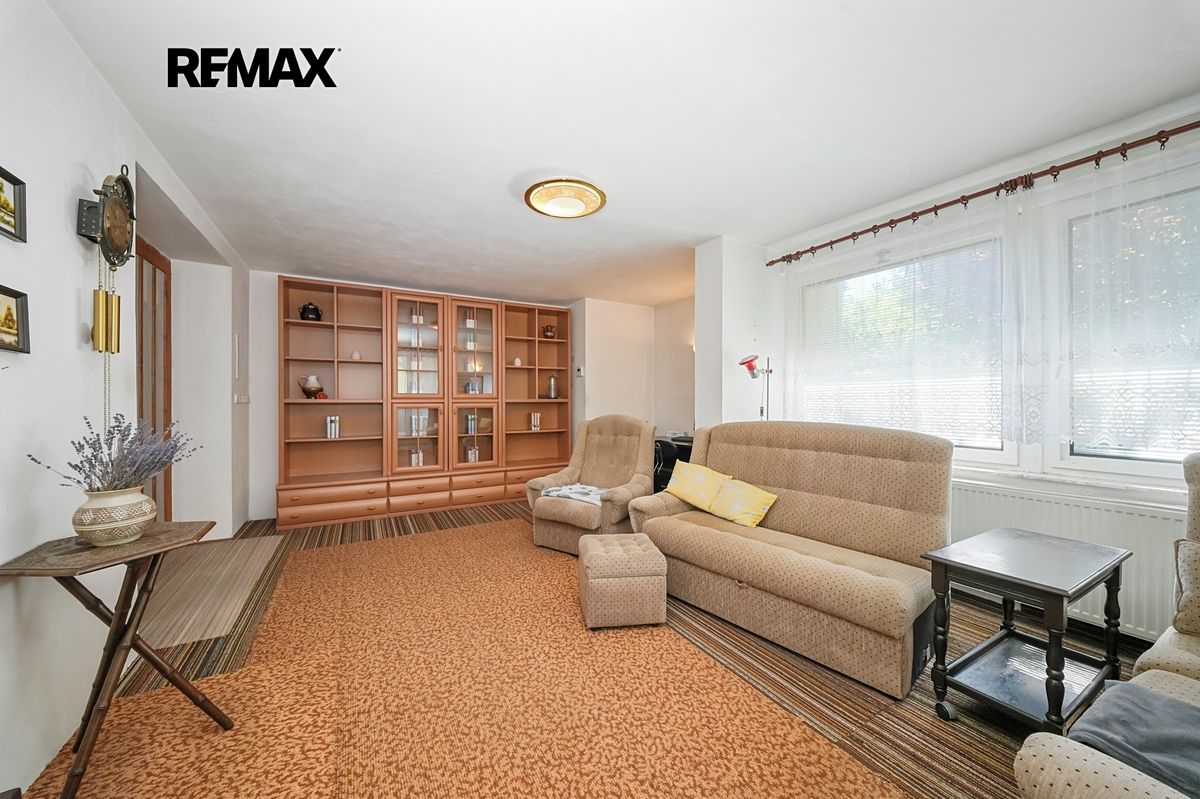 Prodej rodinného domu 270 m², pozemek 1152 m² – fotografie 5