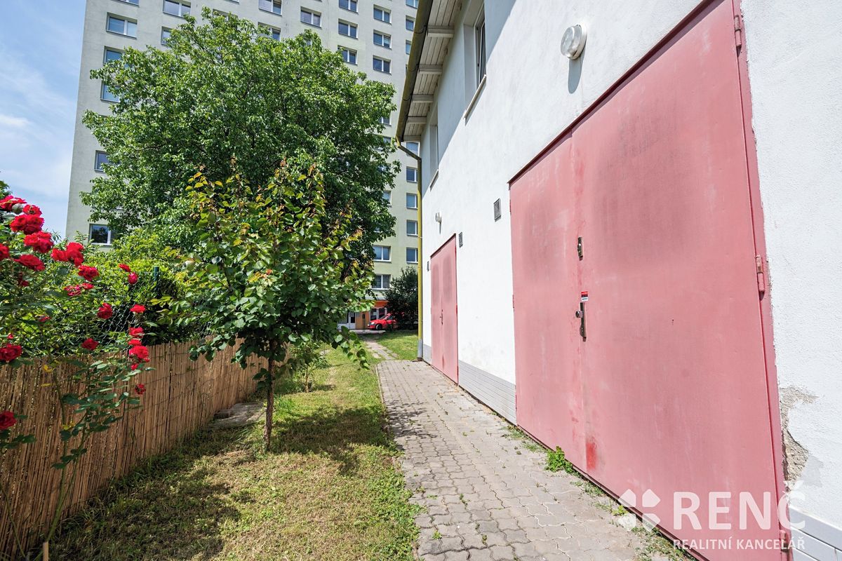 Prodej rodinného domu 265 m², pozemek 334 m² – fotografie 4