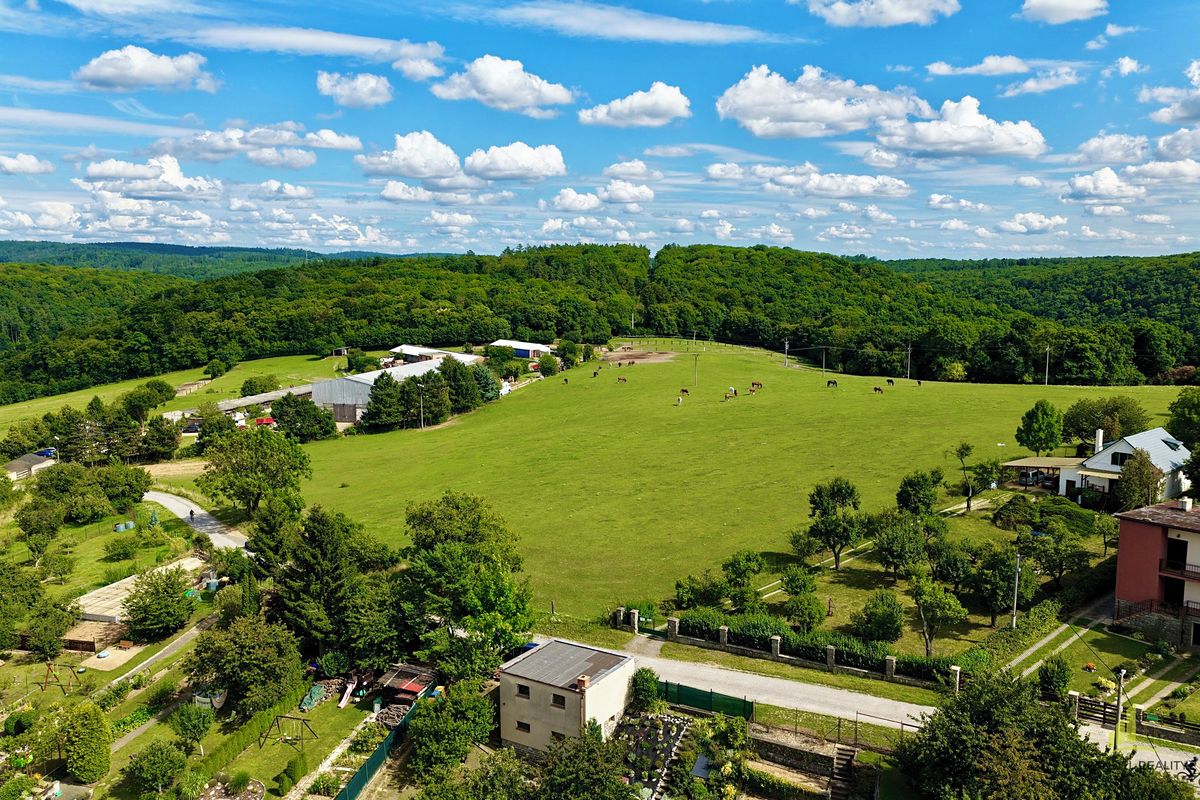 Prodej stavebního pozemku 5845 m²