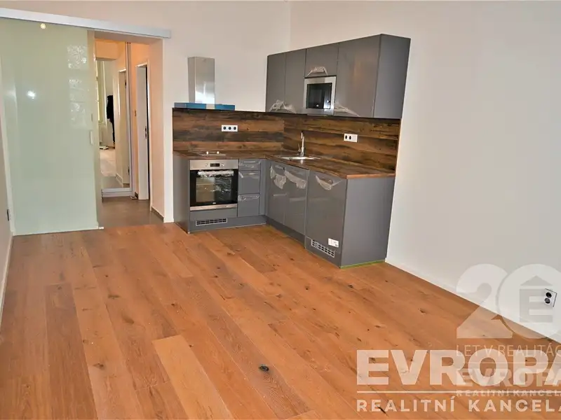 Pronájem bytu 1+kk 29 m², Praha – náhled fotky 3