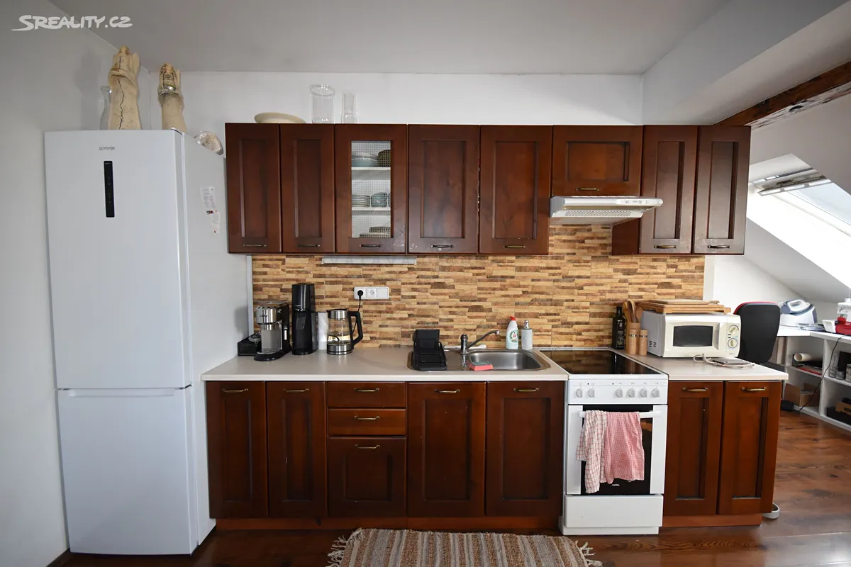 Pronájem bytu 2+kk 72 m² – pohled 3