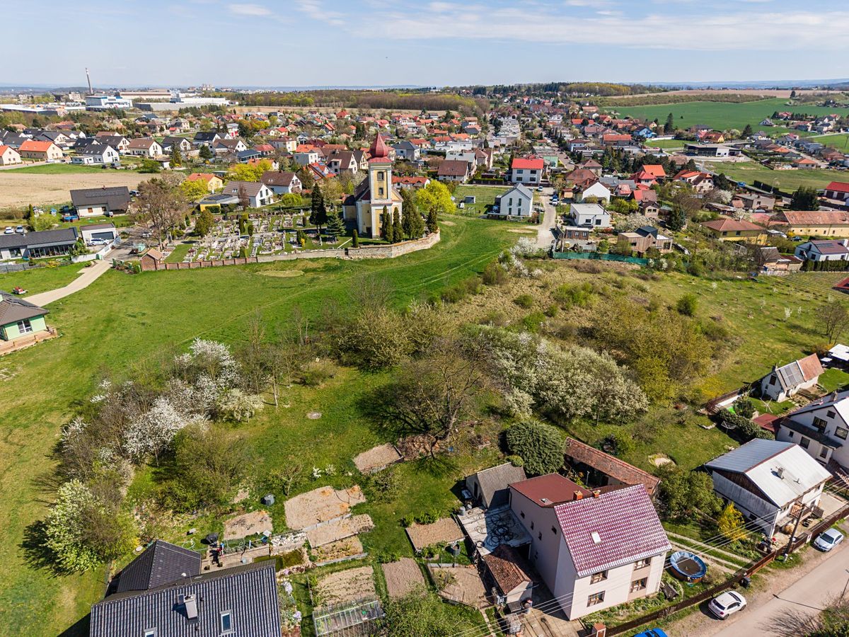 Prodej stavebního pozemku 1700 m² – fotografie 2